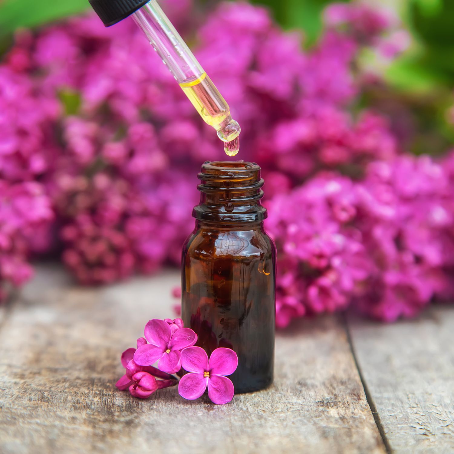 Blütentherapie 2 aetherisches oel flasche lila blueten