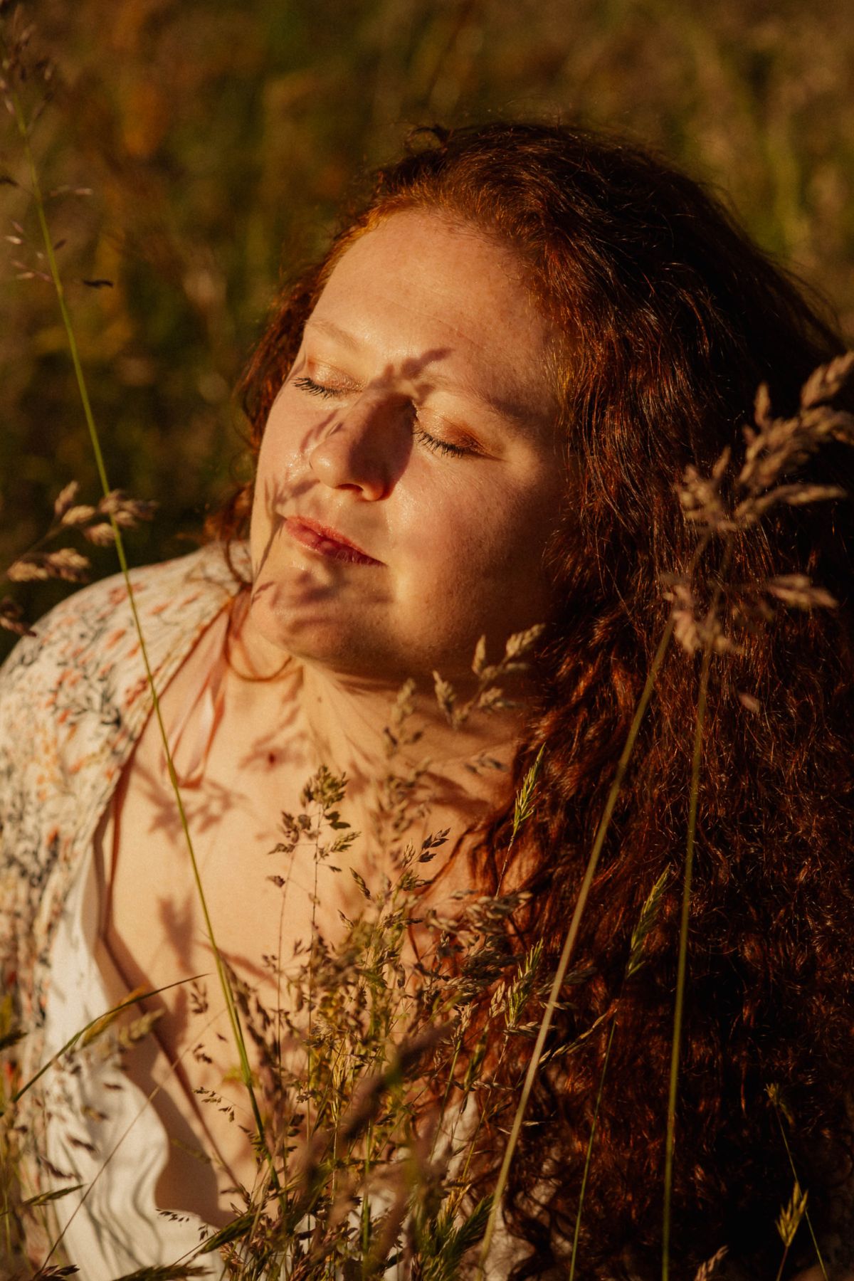 Home 10 portrait femme nature lumiere douce 1200x1800 1